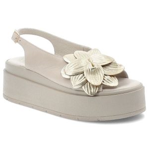 Sandały damskie Chebello, na wysokiej platformie skórzane z ozdobnym kwiatem ze sprzączką, jasnobeżowe, 4645-513. Brązowe sandały CheBello, bez wzorów, ze skóry, bez obcasa, na obcasie, bez zapięcia. Za 319,00 zł.