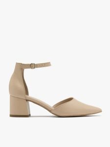 Beżowe czółenka na klocku. Brązowe czółenka Ryłko, bez wzorów, ze skóry, bez obcasa, na słupku, bez zapięcia. W wyprzedaży za 199,99 zł.