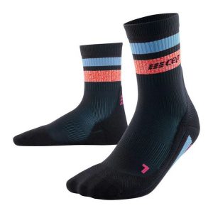 Skarpety kompresyjne damskie sportowe CEP Miami Vibes 80's krótkie. Czarne skarpetki CEP, bez wzorów, z elastanu. Za 74,00 zł.
