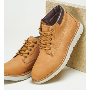 Camelowe Traperki Great Deal. Szare buty zimowe marki Born2be. Za 89,99 zł.