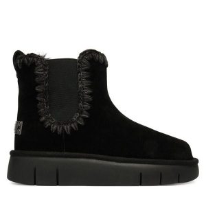 Śniegowce Mou. Czarne buty zimowe Mou, bez obcasa, bez zapięcia. Za 809,99 zł.