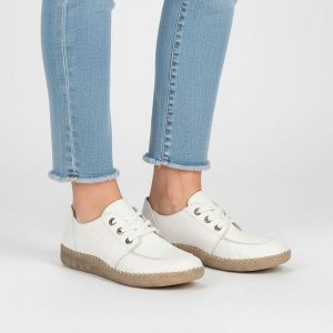 Półbuty damskie Rieker, skórzana cholewka z naturalnej skóry klasyczna niska forma z wiązaniem elastyczna lekka podeszwa wygodny model do codziennego. Białe półbuty Rieker, bez wzorów, ze skóry, bez obcasa, bez zapięcia. Za 349,00 zł.