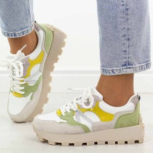 Białe skórzane półbuty damskie Filippo Dp7559/26. Białe półbuty Filippo, na jesień, bez wzorów, z jeansu, bez obcasa, na platformie, bez zapięcia. Za 269,00 zł.