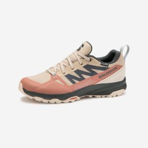 Buty turystyczne damskie Salomon Saliba. Brązowe buty trekkingowe Salomon, bez zapięcia. W wyprzedaży za 369,99 zł.
