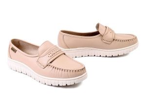 SOLO 070W beż, półbuty damskie. Brązowe półbuty Solo, bez wzorów, bez obcasa, bez zapięcia. Za 264,90 zł.