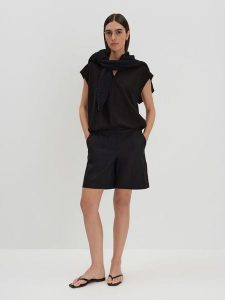 Someday Bluza "Ubecca" w kolorze czarnym rozmiar: 42. Czarne bluzy someday., bez wzorów, bez kaptura. Za 132,98 zł.