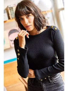 Trendyol Koszulka w kolorze czarnym rozmiar: onesize. Czarne bluzki Trendyol, bez wzorów, z bawełny, bez kołnierzyka, bez ramiączek. Za 48,39 zł.