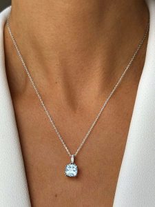 Les Petites Précieuses Srebrny naszyjnik z zawieszką - dł. 16 cm rozmiar: onesize. Niebieskie naszyjniki Les Petites Précieuses, z cyrkonią, srebrne. Za 213,18 zł.