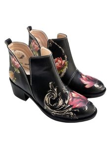 Goby Botki w kolorze czarnym rozmiar: 38. Czarne botki Goby, bez wzorów, z materiału, z okrągłym noskiem, bez obcasa, bez zapięcia. Za 347,99 zł.