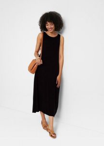 Sukienka z dżerseju z wiskozy pochodzącej ze zrównoważonych źródeł. Czarne sukienki bonprix, bez wzorów, z dżerseju, bez kołnierzyka, bez ramiączek, maxi. Za 109,99 zł.