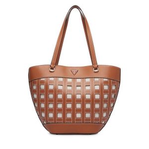 Torebka Guess. Brązowe torebki klasyczne Guess, z aplikacjami, bez dodatków. Za 674,99 zł.