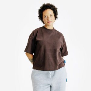 Koszulka Crop damska. Brązowe bluzki DECATHLON, s, bez wzorów, z bawełny, bez kołnierzyka, bez ramiączek. Za 54,99 zł.