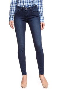 WRANGLER SKINNY SUBTLE BLUE W28KX786N. Niebieskie rurki Wrangler, z jeansu. W wyprzedaży za 89,99 zł.