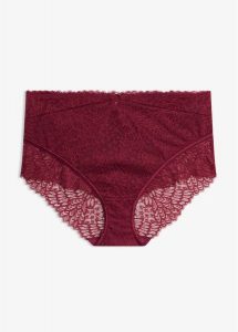 Figi z wysokim stanem z delikatnej koronki. Fioletowe figi bonprix, bez wzorów, z koronki. Za 49,99 zł.