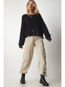Happiness Istanbul Sweter w kolorze czarnym rozmiar: onesize. Czarne swetry oversize Happiness Istanbul, bez wzorów, ze splotem, bez ramiączek. Za 84,01 zł.