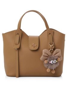 Lucky Bees Torebka "Celeste" w kolorze karmelowym - 25 x 21 x 11 cm rozmiar: onesize. Brązowe torebki klasyczne Lucky Bees, bez wzorów, z materiału, przez ramię, bez dodatków. Za 152,26 zł.