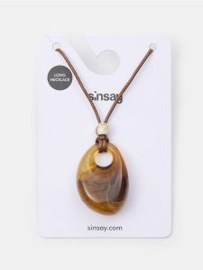 Naszyjnik z zawieszką - wielobarwny. Naszyjniki Sinsay. Za 12,99 zł.