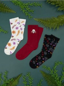 Skarpetki 3 pack - wielobarwny. Skarpetki Sinsay, bez wzorów. Za 11,99 zł.