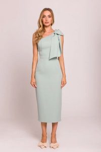 Elegancka sukienka ołówkowa na jedno ramię z kokardą miętowa. Zielone sukienki MOE, na imprezę, l, bez wzorów, z elastanu, eleganckie, z asymetrycznym kołnierzem, bez ramiączek, midi, asymetryczne. Za 389,00 zł.