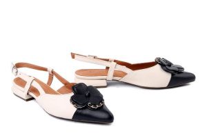 BOMBONELLA 10152343 beige-black, czółenka damskie. Brązowe balerinki Bombonella, bez wzorów, ze skóry, bez obcasa, na obcasie, bez zapięcia. Za 293,17 zł.