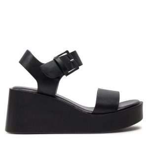 Sandały Call It Spring. Czarne sandały Call it Spring, bez wzorów, bez obcasa, na koturnie, bez zapięcia. Za 219,99 zł.