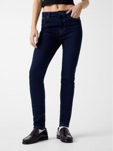 Guess Jeans Jeansy 180063 Niebieski Skinny Fit. Niebieskie jeansy Guess Jeans, z aplikacjami, z jeansu. Za 349,99 zł.