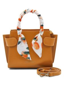 ATELIERS SAINT GERMAIN Skórzana torebka w kolorze karmelowym - 19 x 17 x 9 cm rozmiar: onesize. Brązowe torebki klasyczne ATELIERS SAINT GERMAIN, bez wzorów, z materiału, przez ramię, bez dodatków. Za 486,95 zł.