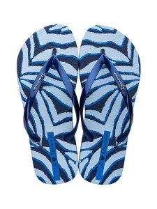 Ipanema Japonki w kolorze niebieskim ze wzorem rozmiar: 37. Niebieskie klapki Ipanema, bez wzorów, z otwartym noskiem, bez obcasa. Za 21,71 zł.