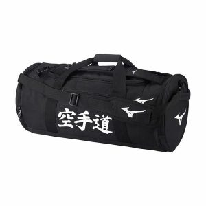 Torba Mizuno karate. Czarne torby podróżne i sportowe Mizuno, bez wzorów, na ramię, duże. Za 296,00 zł.