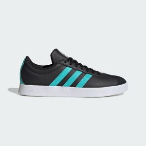 Buty VL COURT MER. Białe buty sportowe ADIDAS, bez wzorów, bez zapięcia. Za 276,50 zł.