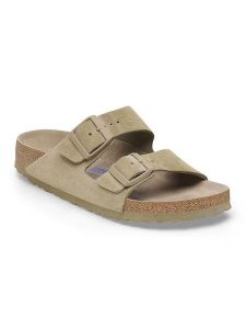 Birkenstock Skórzane klapki "Arizona" w kolorze khaki rozmiar: 42. Brązowe klapki Birkenstock, bez wzorów, ze skóry, z otwartym noskiem, bez obcasa. Za 483,17 zł.