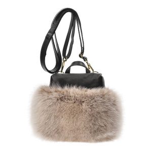 Beżowa Elegancka Torebka Luka-Pelli Plecaczek Z Naturalnym Futrem Z Lisa. Brązowe torebki klasyczne Luka-Pelli, bez wzorów, ze skóry, na ramię, bez dodatków. Za 529,00 zł.