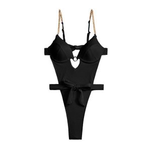 Strój kąpielowy z łańcuszkami na lato plaża basen Rut. Czarne stroje jednoczęściowe Intica, bez wzorów, z materiału. Za 169,00 zł.