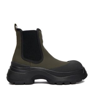 Sztyblety Hunter. Brązowe botki Hunter, bez wzorów, bez obcasa, na płaskiej podeszwie, bez zapięcia. Za 329,99 zł.