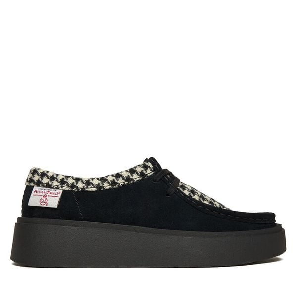 Półbuty Clarks. Czarne półbuty Clarks, bez wzorów, bez obcasa, na płaskiej podeszwie, bez zapięcia. Za 419,99 zł.