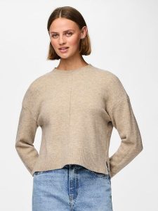 Pieces Sweter w kolorze beżowym rozmiar: S. Brązowe swetry oversize Pieces, s, bez wzorów, bez ramiączek. Za 110,04 zł.