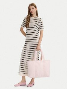 HUGO Torebka 50563013 Różowy. Czerwone torebki klasyczne Hugo, bez wzorów, z materiału, bez dodatków. Za 449,99 zł.