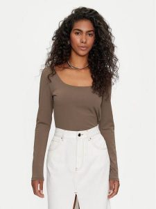 Pieces Bluzka Neja 17151121 Brązowy Slim Fit. Brązowe bluzki Pieces, xs, bez wzorów, z syntetyku, bez kołnierzyka, bez ramiączek. Za 89,99 zł.