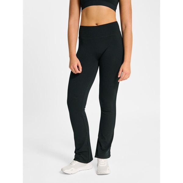 Damskie legginsy Hummel Hiit Seamless Flare. Czarne legginsy Hummel, bez wzorów. Za 249,50 zł.