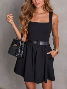 LA Angels Sukienka w kolorze czarnym rozmiar: S. Czarne sukienki LA Angels, na co dzień, s, bez wzorów, bez kołnierzyka, bez ramiączek, mini, proste. Za 184,95 zł.