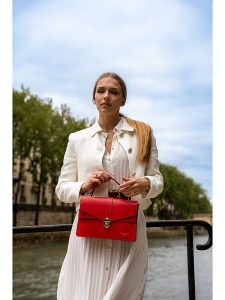 Victor & Hugo Paris Skórzana torebka "Phoenix" w kolorze czerwonym - 21 x 5 x 7 cm rozmiar: onesize. Czerwone torebki klasyczne Victor & Hugo Paris, bez wzorów, z materiału, na ramię, bez dodatków. Za 347,99 zł.