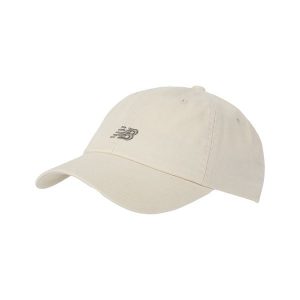 Czapka damska New Balance LAH51009LIN – beżowa. Brązowe czapki New Balance, bez wzorów, z materiału, sportowe. Za 109,99 zł.