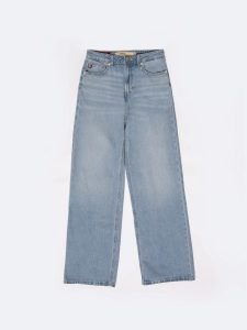 Jeansy damskie z szeroką nogawką niebieskie Atrea 195. Niebieskie jeansy Big Star, bez wzorów, z denimu, z podwyższonym stanem. Za 349,99 zł.