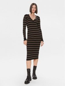 Liu Jo Sukienka dzianinowa MF3003 MS99E Czarny Slim Fit. Czarne kombinezony Liu Jo, xs, bez wzorów, z dzianiny, bez kołnierzyka, bez ramiączek. Za 699,99 zł.