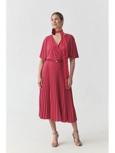 TATUUM Sukienka w kolorze różowym rozmiar: M. Różowe sukienki Tatuum, m, bez wzorów, z tkaniny, bez kołnierzyka, bez ramiączek, midi. Za 260,96 zł.