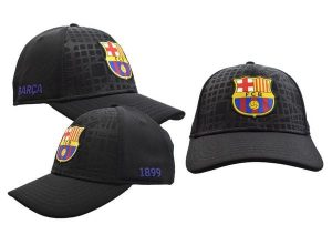 Czapka z daszkiem FC Barcelona - oficjalna licencjonowana. Czarne czapki FC BARCELONA, bez wzorów, z materiału. Za 97,27 zł.