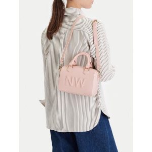 Torebka Nine West. Czerwone torebki klasyczne Nine West, bez wzorów, bez dodatków. Za 269,99 zł.