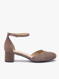 Szarobrązowe czółenka ze skóry welurowej. Szare czółenka Ryłko, bez wzorów, ze skóry, z okrągłym noskiem, bez obcasa, na obcasie, bez zapięcia. Za 399,99 zł.