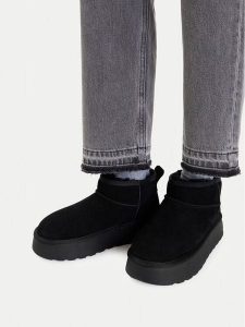 Badura Śniegowce WFA3080-4 Czarny. Czarne buty zimowe Badura, ze skóry, bez obcasa, bez zapięcia. Za 229,99 zł.