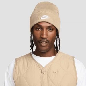 Czapka Zimowa Nike Peak. Brązowe czapki Nike, bez wzorów, z materiału, klasyczne. Za 147,80 zł.